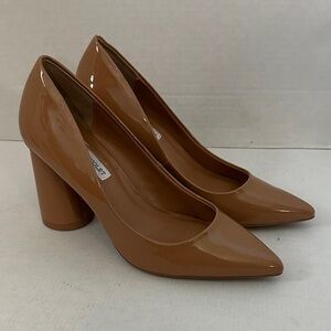Chelsea & Violet Elegant Tan patent leather Pumps sz 7